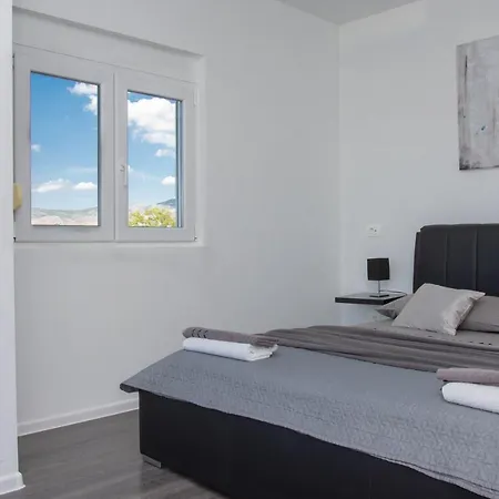 Deluxe Bellacosta Kastela